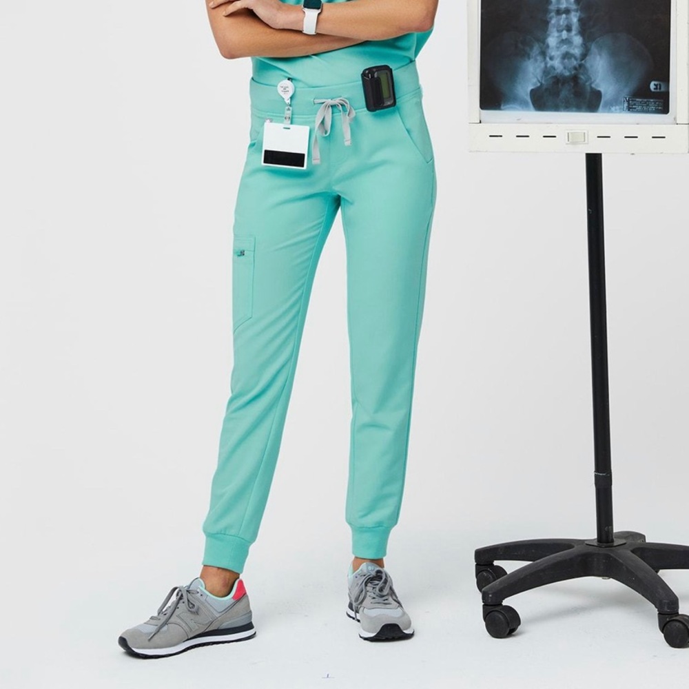 Aqua Figs Joggers Size M